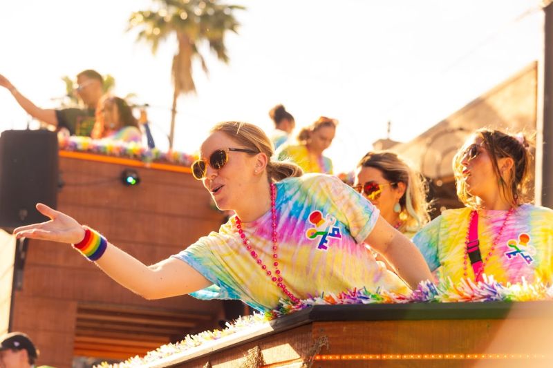 Image for the Tweet beginning: Rock your rainbows and grab