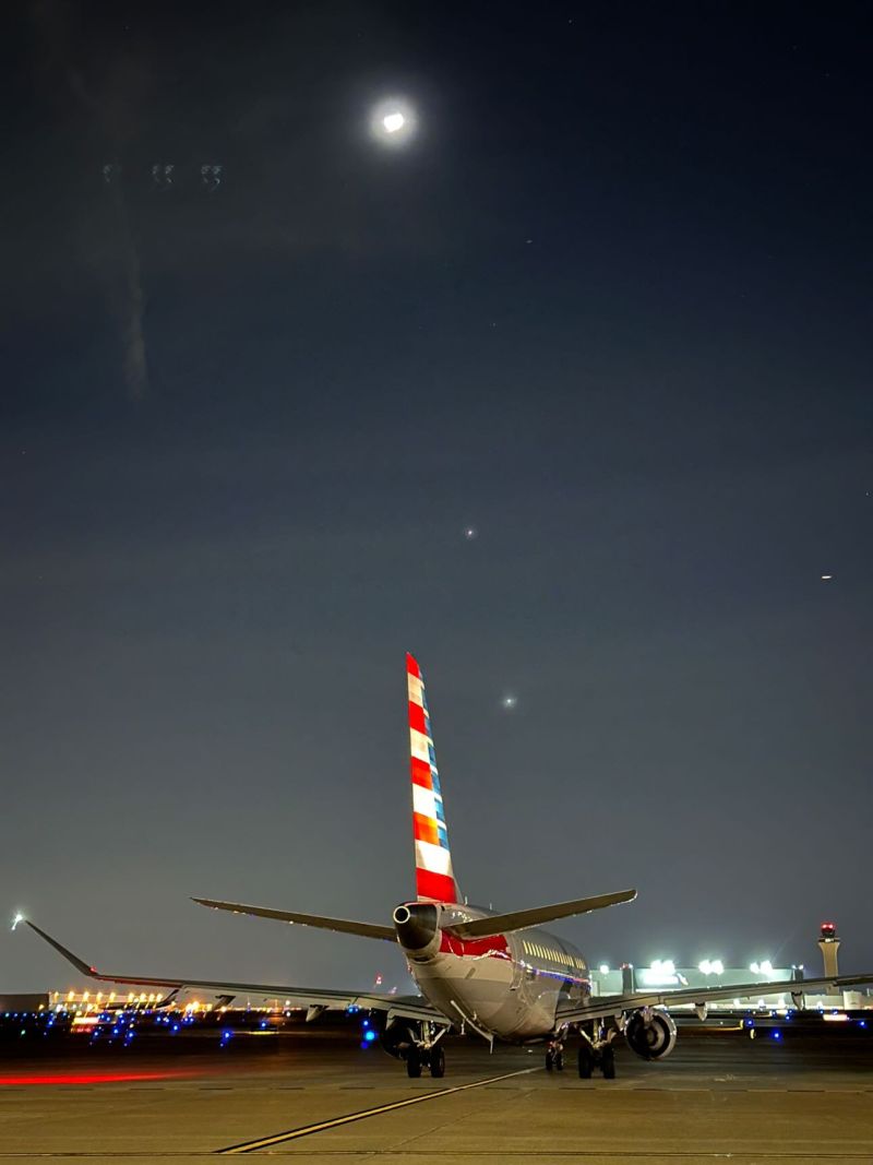 Image for the Tweet beginning: Goodnight, moon. Goodnight, March. Goodnight,