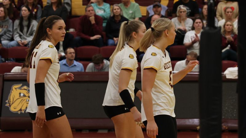 Image for the Tweet beginning: Mustangs Prevail Over Bulldogs in