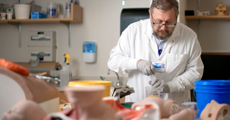 Image for the Tweet beginning: Ask special effects artist and