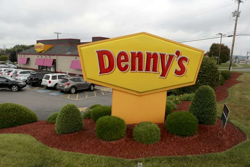 Image for the Tweet beginning: Denny’s expects to close 150